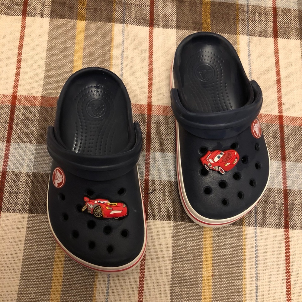 Boys crocs